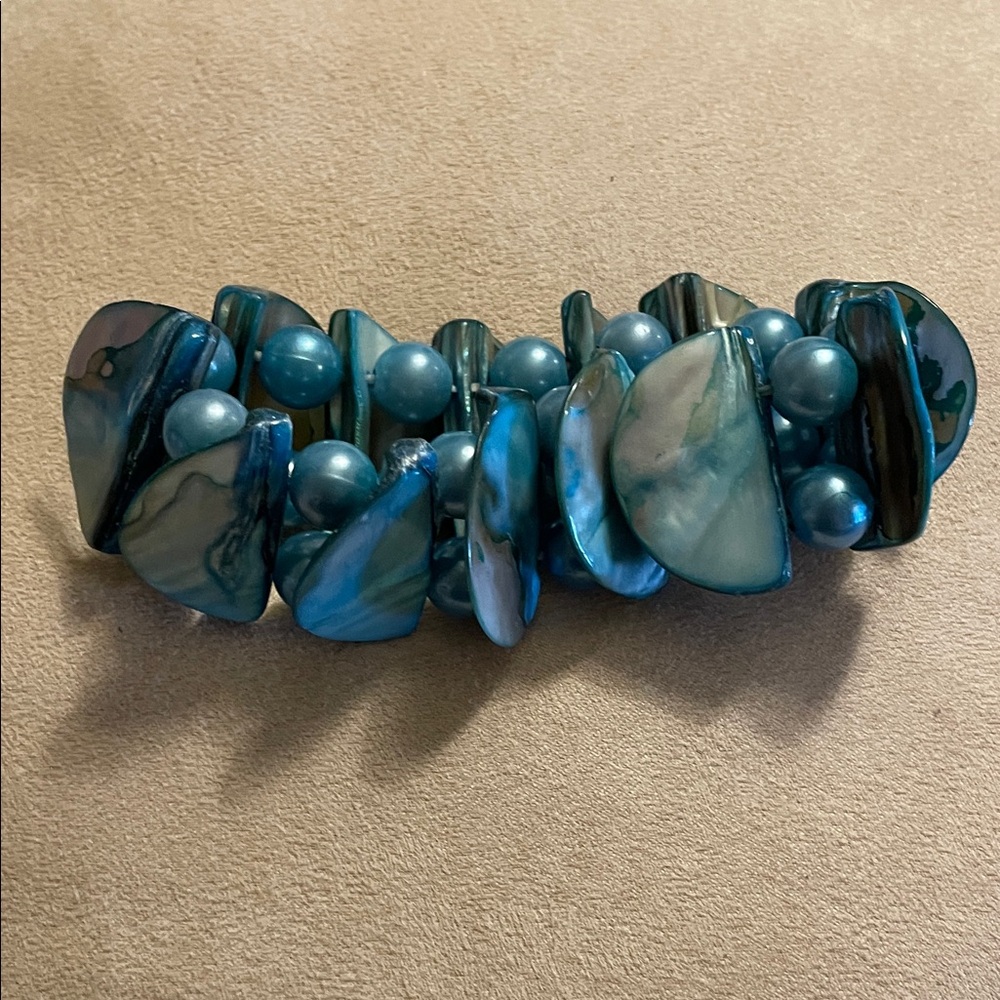 Blue Shell and Bead Bracelet